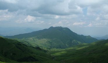 Diklosmta Mountain