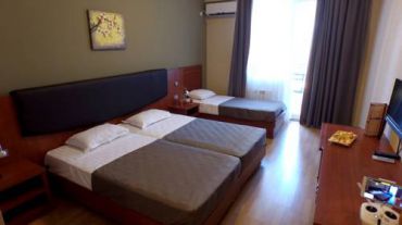 Standard Triple Room with Garden View