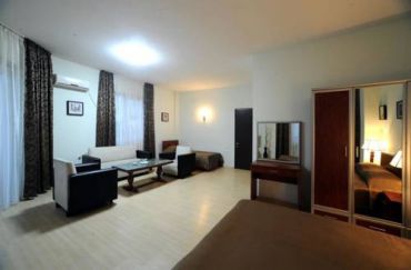 Deluxe Family Room