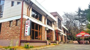 Roses Garden Hotel