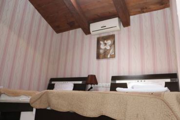 Standard Twin Room - Attic