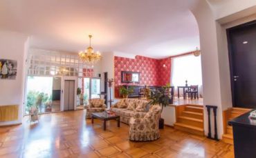 City Plaza Hotel
