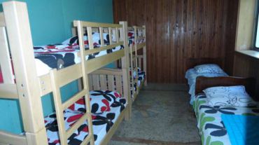 Кровать в общем номере для женщин с 6 кроватями