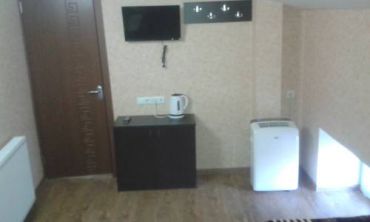 Basic Triple Room with Shared Bathroom