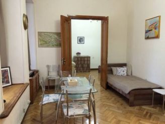 Apartment On Pasteur